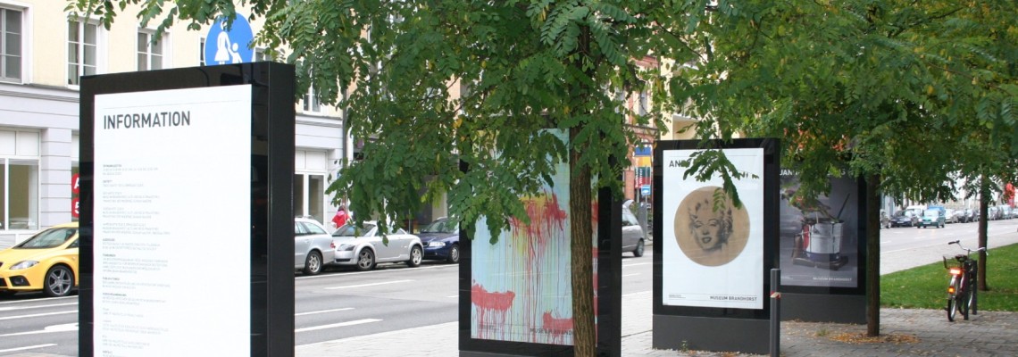 Signaletik Beschriftung Werbetechnik Schaukasten, digitale Informations- und Mitteilungsvitrine E.VITRUM