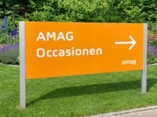 Signaletik Beschilderung, Schilder- und Mastensysteme