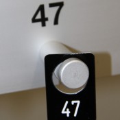 Garderoben, Reihen-Garderobenständer ALU-line mit Nummernschilder