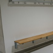 Garderoben ALU-line, Wandgarderoben mit Sitzbank und Wandkonsolen
