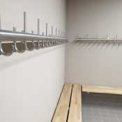 Wandgarderoben INOX-line aus Edelstahl mit Sitzbank und Garderobenhaken